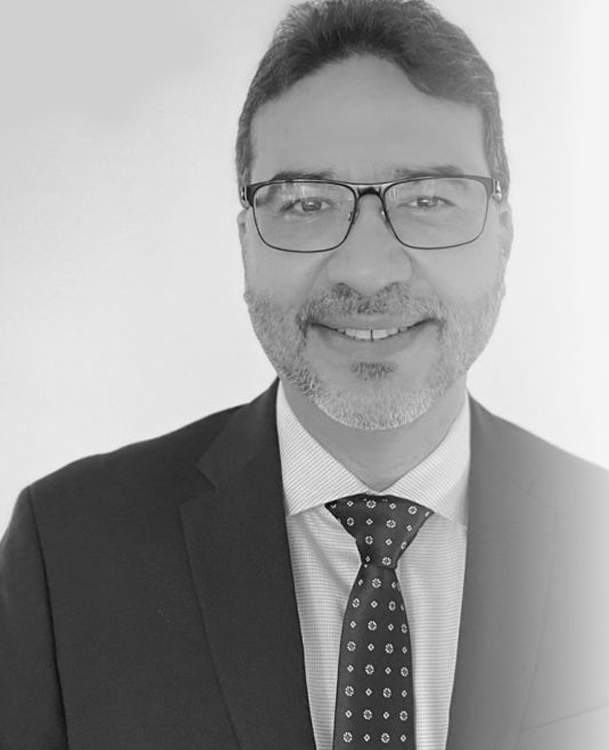 Dr. Nelson Novarro